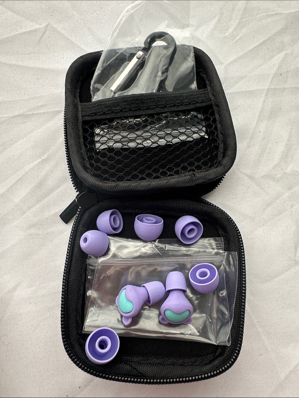 Softvox Noise Cancelling Earplugs for Kids in Purple (Ages 6-12) 26dB Reduction - Picture 3 of 11
